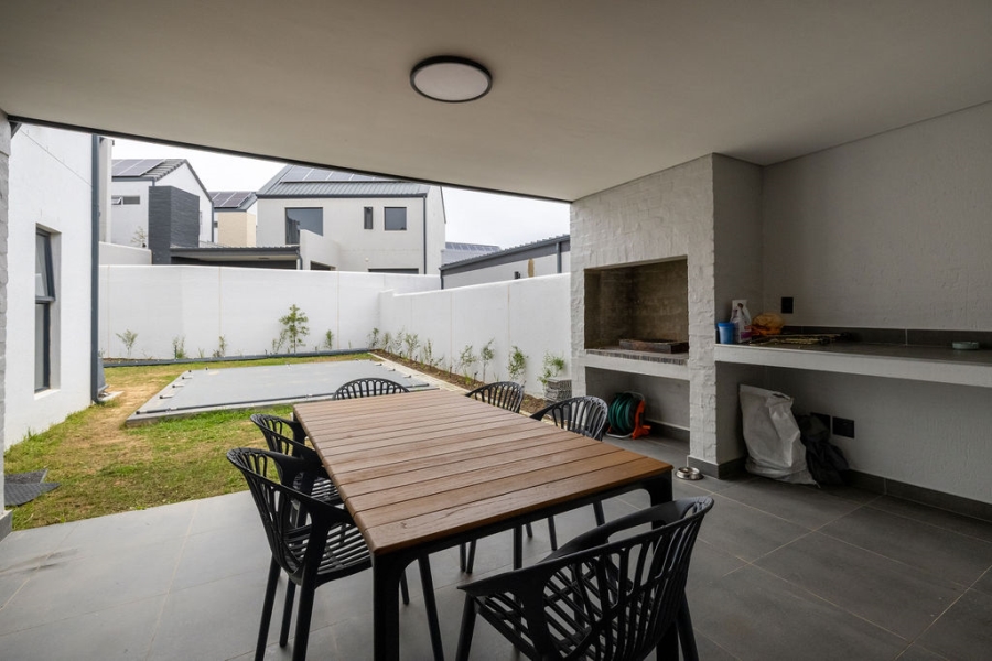 To Let 3 Bedroom Property for Rent in Newinbosch Western Cape